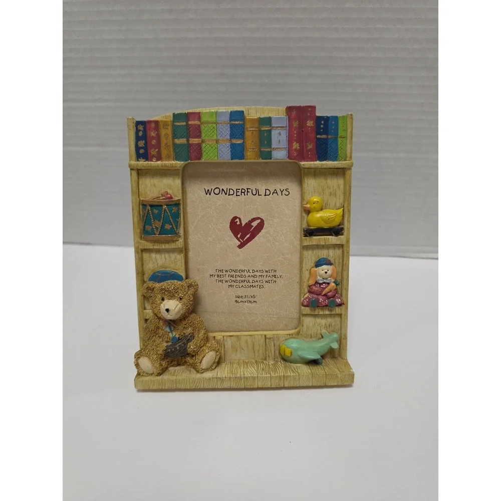 hand-painted resin picture‎ frame styled as a bookshelf with a teddy bear 3d